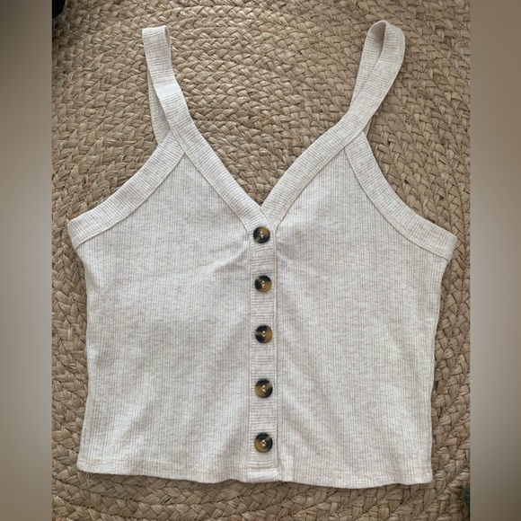Tops - Women's | beige| cropped tank | medium
